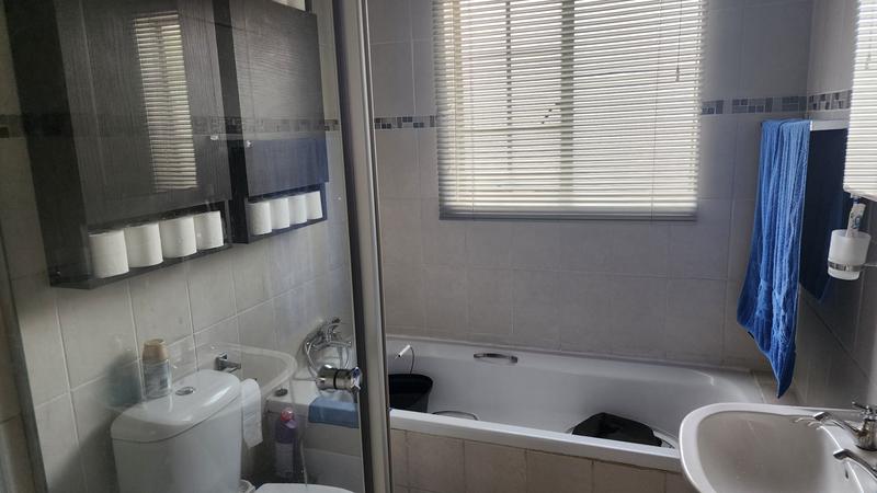 2 Bedroom Property for Sale in Annlin Gauteng