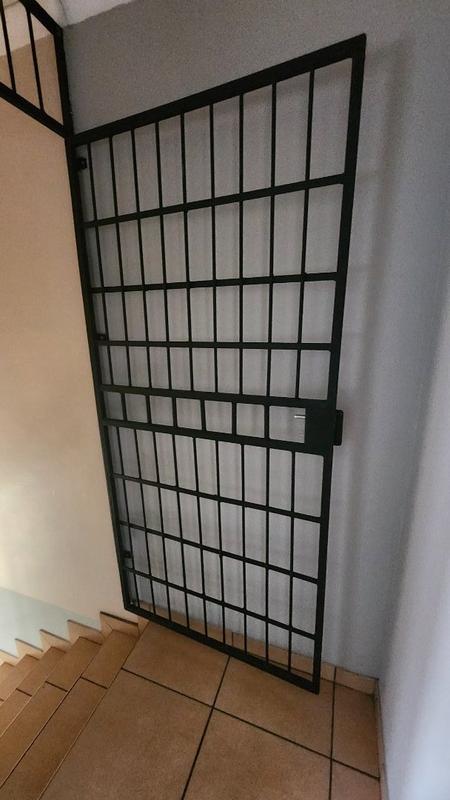 2 Bedroom Property for Sale in Annlin Gauteng