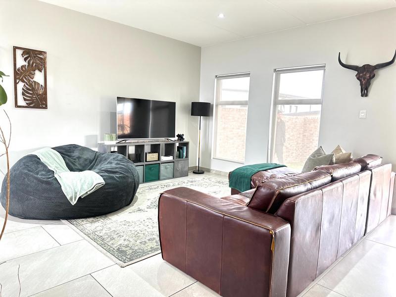3 Bedroom Property for Sale in Crowthorne Gauteng