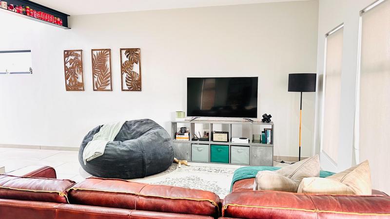 3 Bedroom Property for Sale in Crowthorne Gauteng