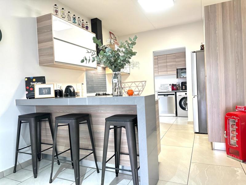3 Bedroom Property for Sale in Crowthorne Gauteng