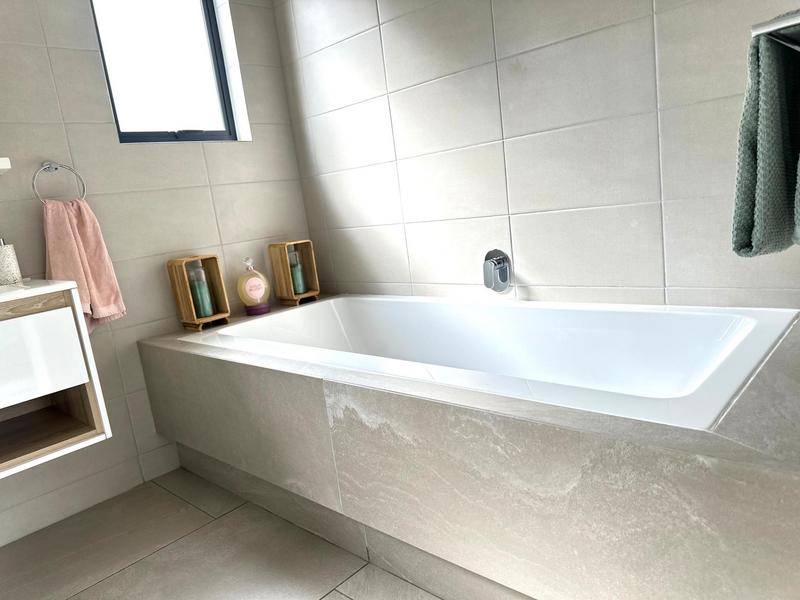3 Bedroom Property for Sale in Crowthorne Gauteng