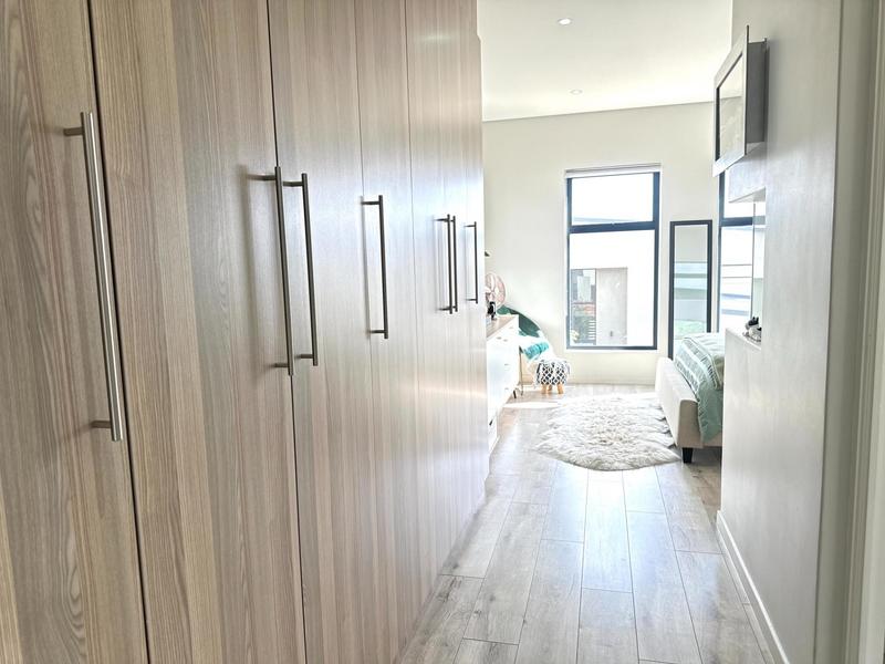3 Bedroom Property for Sale in Crowthorne Gauteng