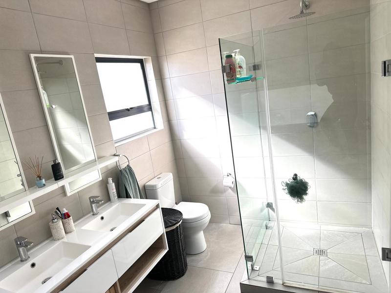 3 Bedroom Property for Sale in Crowthorne Gauteng