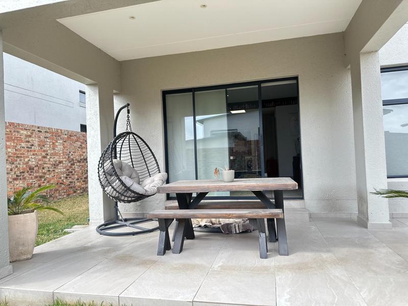 3 Bedroom Property for Sale in Crowthorne Gauteng