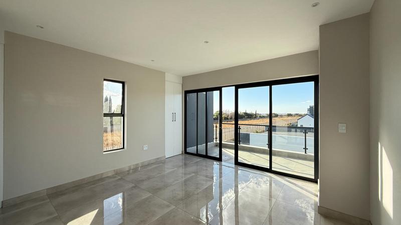 5 Bedroom Property for Sale in Midstream Heights Gauteng