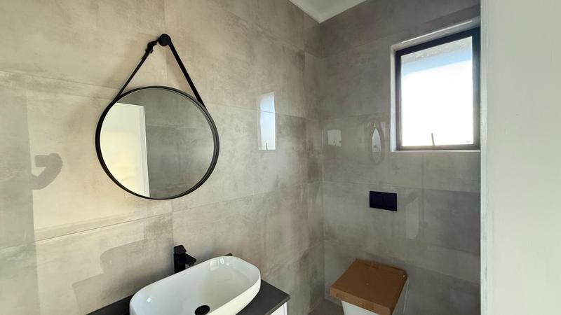 5 Bedroom Property for Sale in Midstream Heights Gauteng