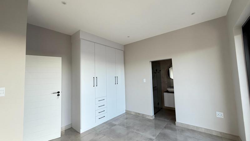 5 Bedroom Property for Sale in Midstream Heights Gauteng