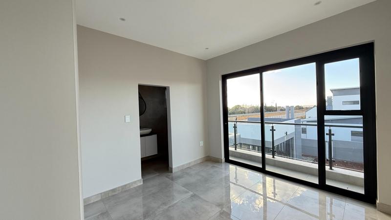 5 Bedroom Property for Sale in Midstream Heights Gauteng