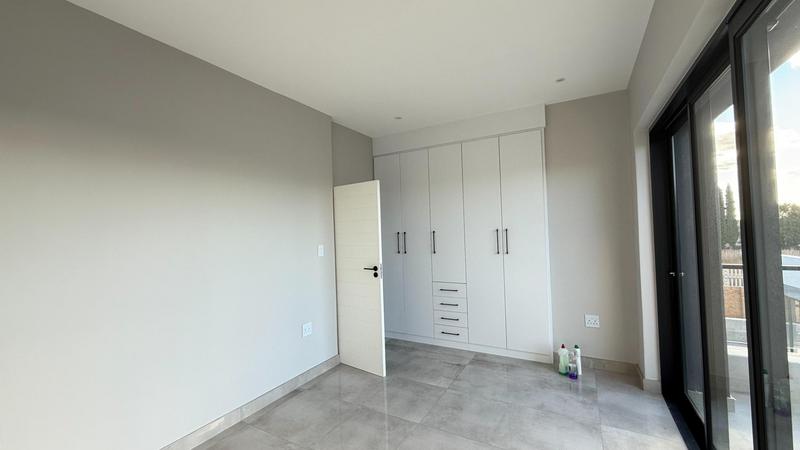 5 Bedroom Property for Sale in Midstream Heights Gauteng