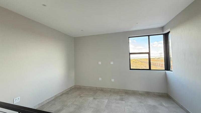 5 Bedroom Property for Sale in Midstream Heights Gauteng