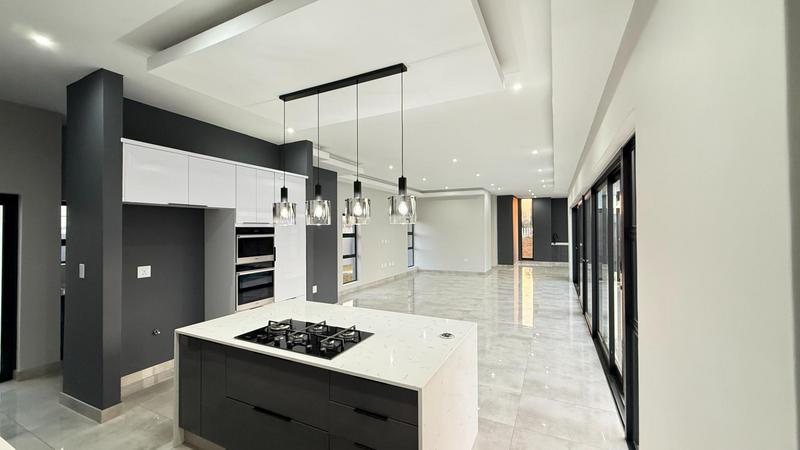 5 Bedroom Property for Sale in Midstream Heights Gauteng