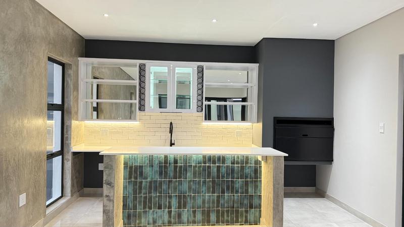 5 Bedroom Property for Sale in Midstream Heights Gauteng