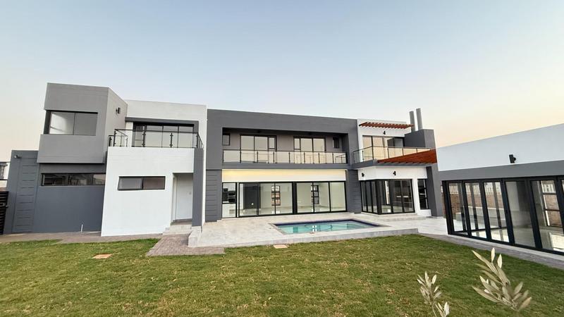 5 Bedroom Property for Sale in Midstream Heights Gauteng