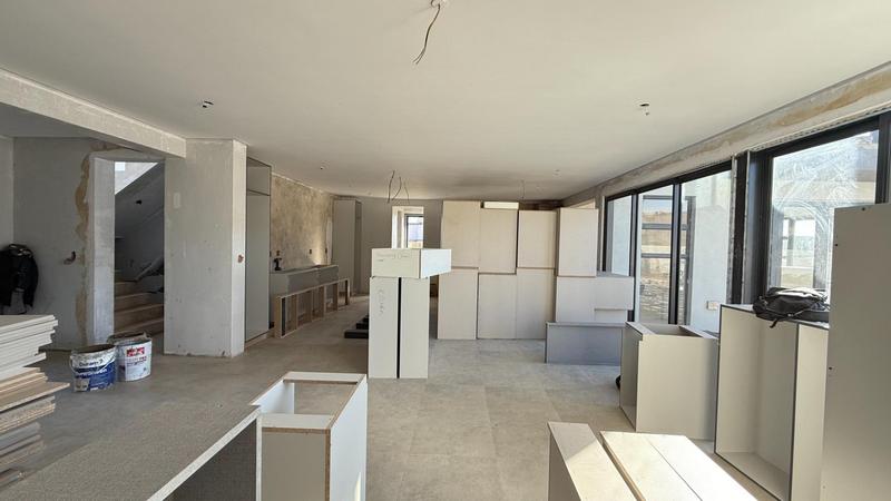 5 Bedroom Property for Sale in Midstream Heights Gauteng