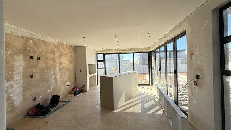 5 Bedroom Property for Sale in Midstream Heights Gauteng