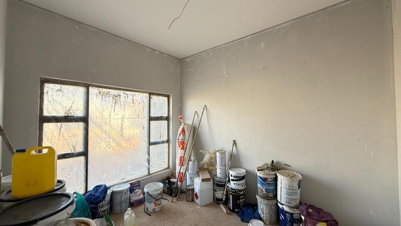 5 Bedroom Property for Sale in Midstream Heights Gauteng