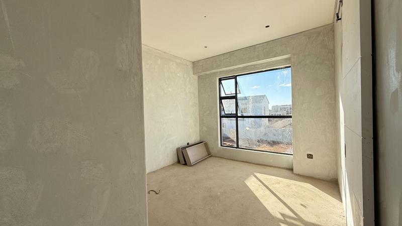 5 Bedroom Property for Sale in Midstream Heights Gauteng