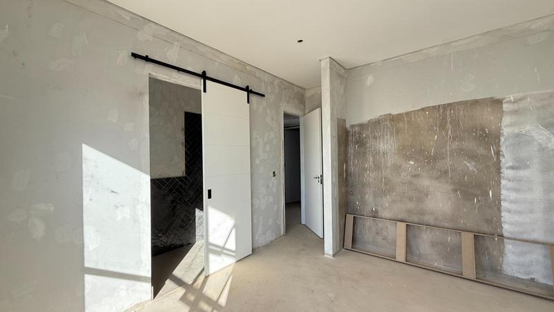 5 Bedroom Property for Sale in Midstream Heights Gauteng