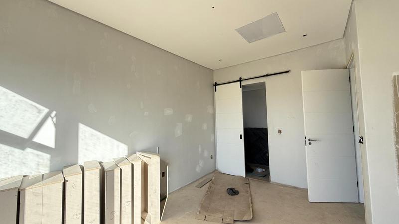 5 Bedroom Property for Sale in Midstream Heights Gauteng
