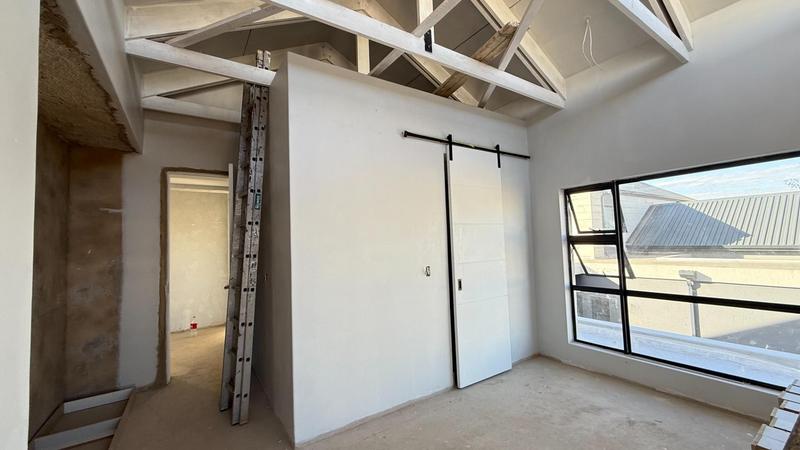 5 Bedroom Property for Sale in Midstream Heights Gauteng