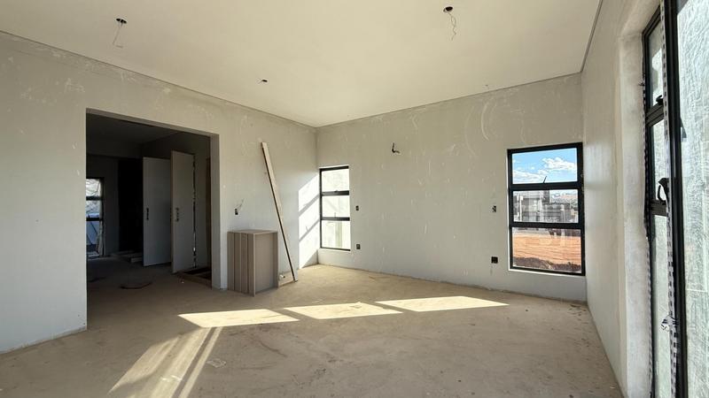 5 Bedroom Property for Sale in Midstream Heights Gauteng