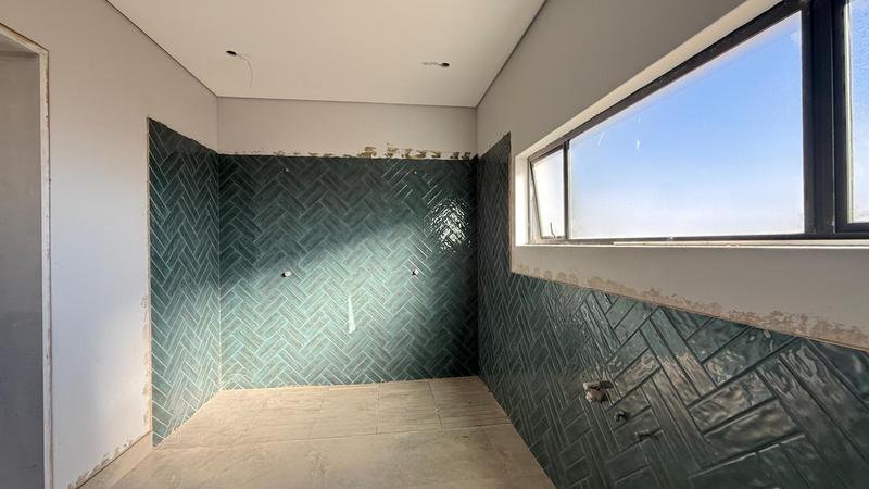 5 Bedroom Property for Sale in Midstream Heights Gauteng