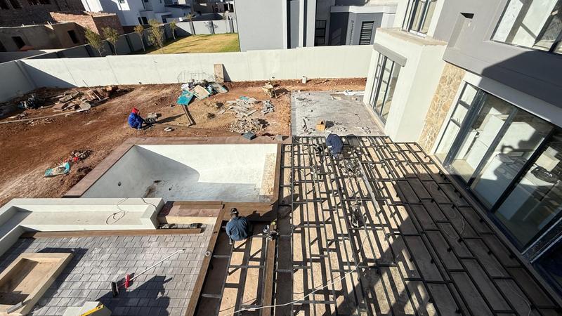 5 Bedroom Property for Sale in Midstream Heights Gauteng