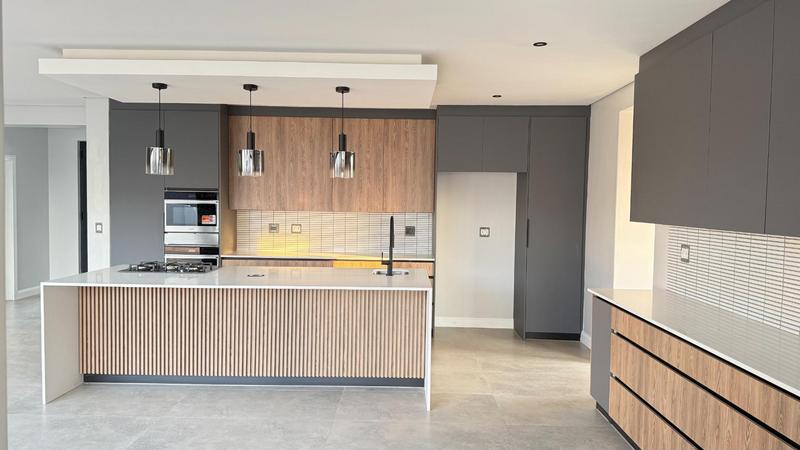 5 Bedroom Property for Sale in Midstream Heights Gauteng