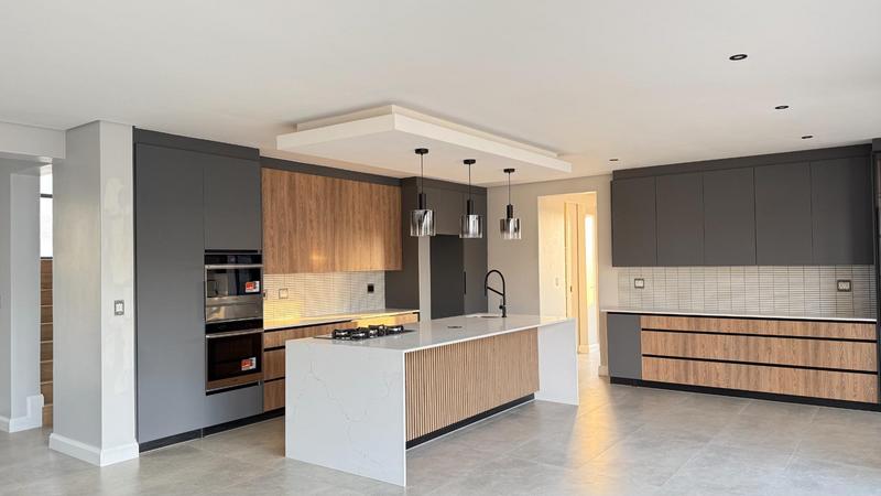 5 Bedroom Property for Sale in Midstream Heights Gauteng