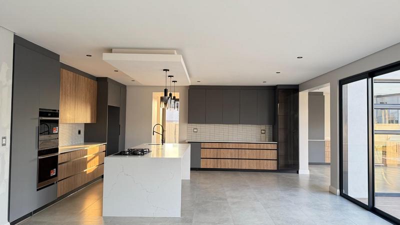 5 Bedroom Property for Sale in Midstream Heights Gauteng