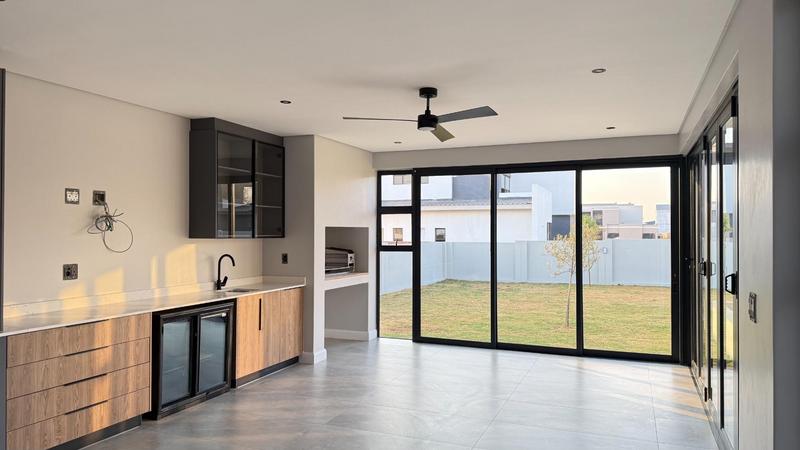 5 Bedroom Property for Sale in Midstream Heights Gauteng