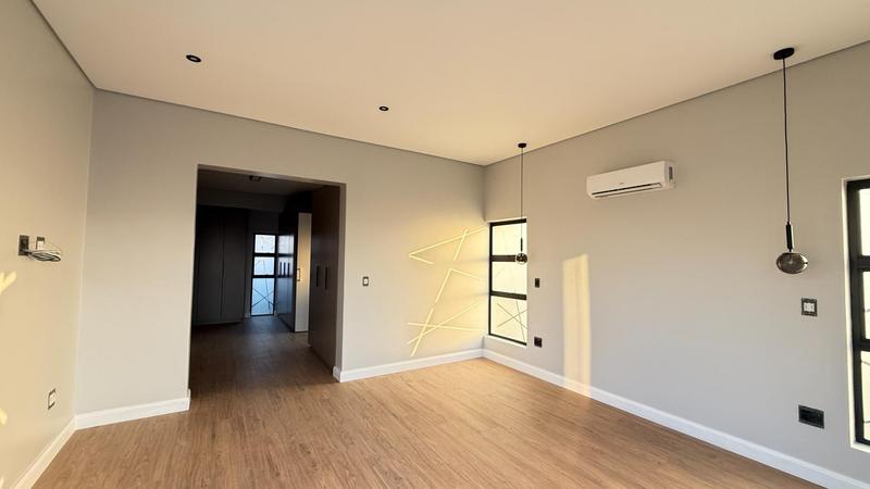 5 Bedroom Property for Sale in Midstream Heights Gauteng