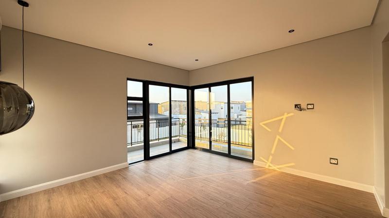 5 Bedroom Property for Sale in Midstream Heights Gauteng