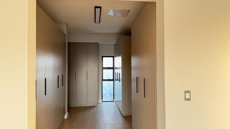 5 Bedroom Property for Sale in Midstream Heights Gauteng
