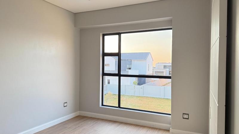5 Bedroom Property for Sale in Midstream Heights Gauteng