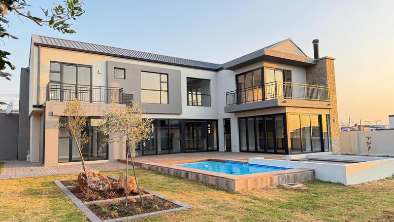 5 Bedroom Property for Sale in Midstream Heights Gauteng