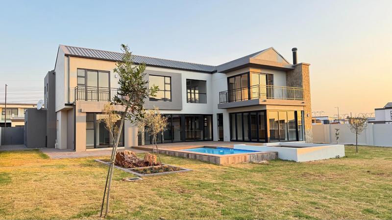 5 Bedroom Property for Sale in Midstream Heights Gauteng