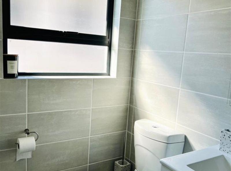To Let 1 Bedroom Property for Rent in Waterfall Gauteng