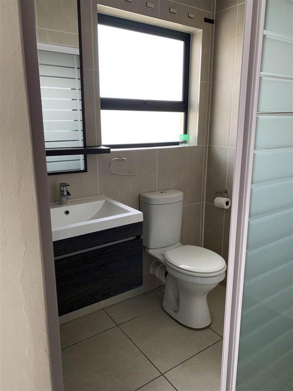 To Let 1 Bedroom Property for Rent in Modderfontein Gauteng