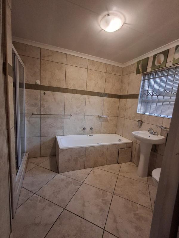 3 Bedroom Property for Sale in Buccleuch Gauteng