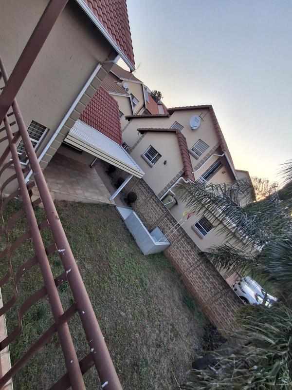 3 Bedroom Property for Sale in Buccleuch Gauteng