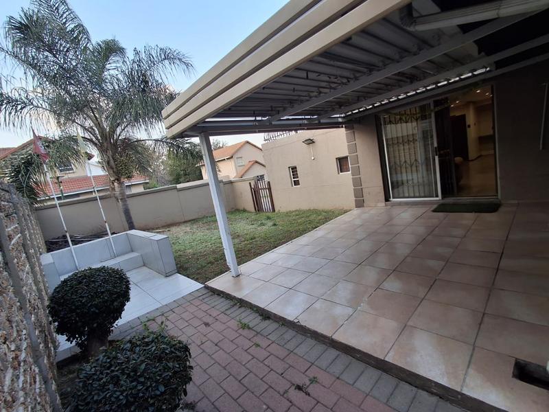 3 Bedroom Property for Sale in Buccleuch Gauteng