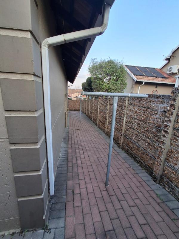 3 Bedroom Property for Sale in Buccleuch Gauteng