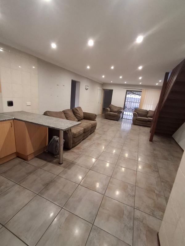3 Bedroom Property for Sale in Buccleuch Gauteng