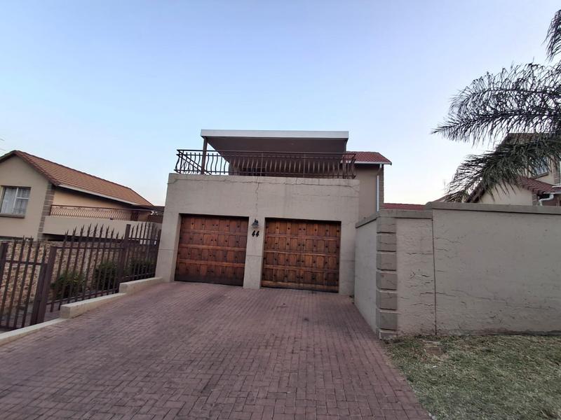 3 Bedroom Property for Sale in Buccleuch Gauteng