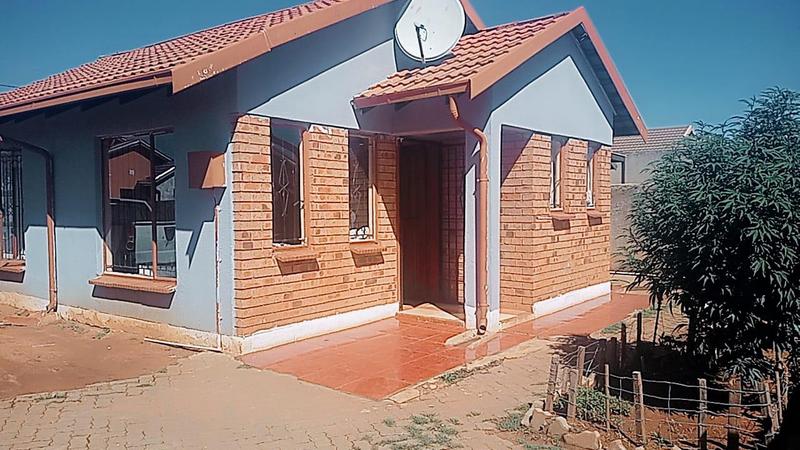 5 Bedroom Property for Sale in Protea Glen Gauteng