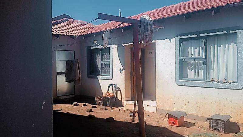 5 Bedroom Property for Sale in Protea Glen Gauteng