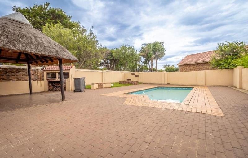 3 Bedroom Property for Sale in Allens Nek Gauteng
