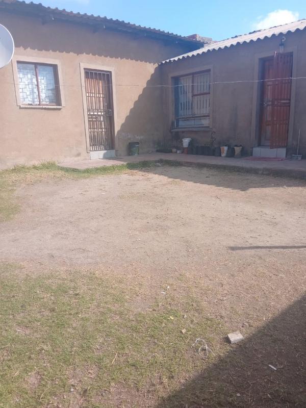 6 Bedroom Property for Sale in Tembisa Central Gauteng